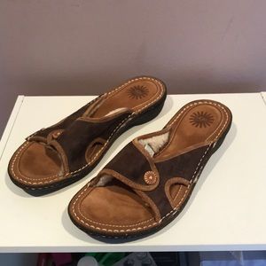 Ugg sandals size 9